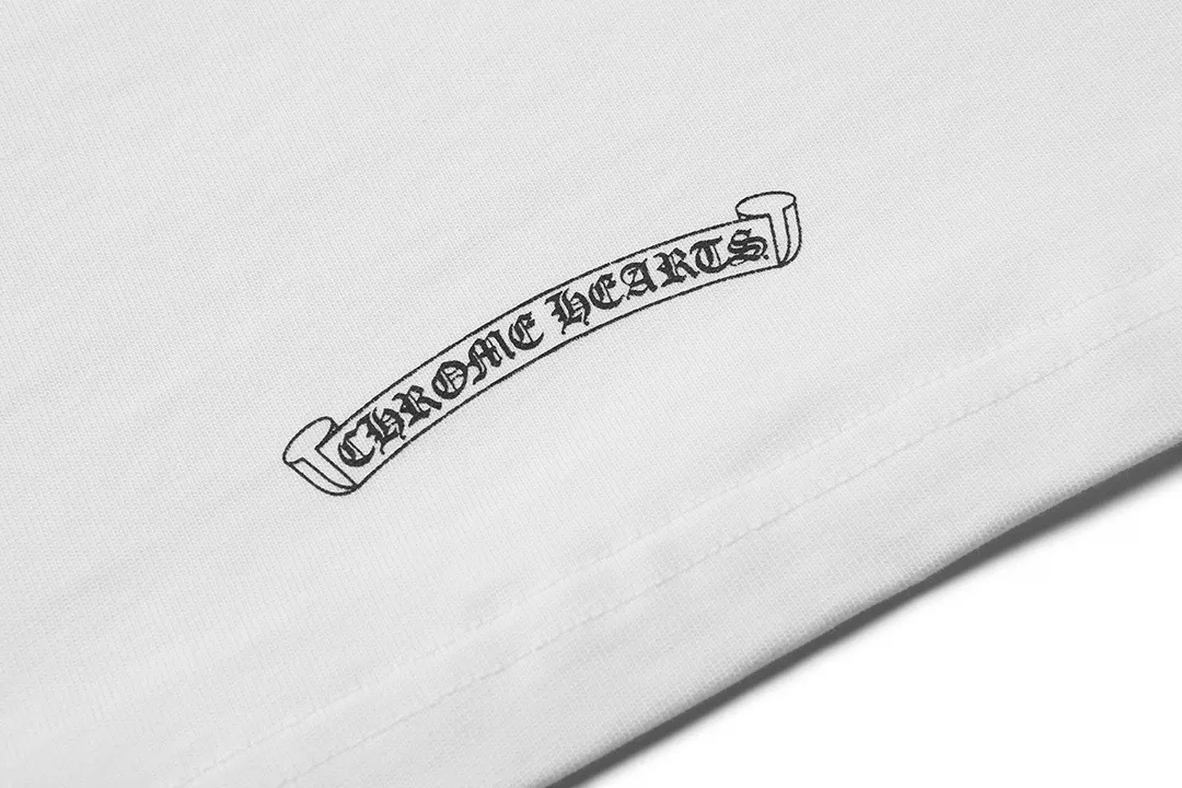 P150 Chrome Hearts 2026 early spring new style Breast pocket Thread printed logo Uniform short-sleeved T-shirt for men and women · Customized 300g 100% double yarn pure cotton fabric · Custom dyed 32 count double-strand thread · Collar label, hangtag, main mark and three labels complete Color: White Size: XS S M L